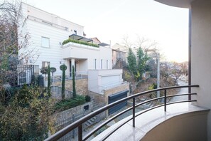 Property grounds - The Hill House Free Private Garage (Plovdiv)