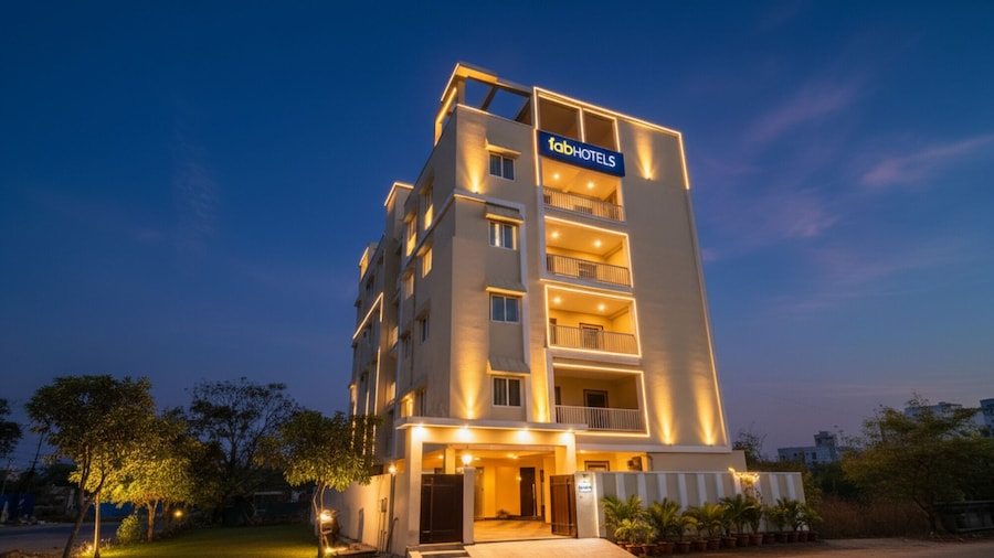 Fabhotel Rk Suites