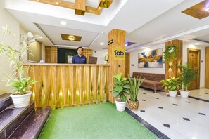 Reception - Fabhotel Signor (Indore)