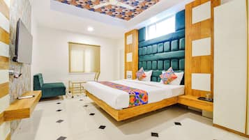 Kamar Deluks | Seprai katun Mesir, seprai premium, brankas, dan Wi-Fi gratis