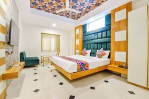 Deluxe Room | Egyptian cotton sheets, premium bedding, in-room safe, free WiFi