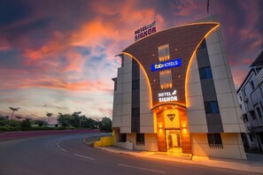 Exterior - Fabhotel Signor (Indore)