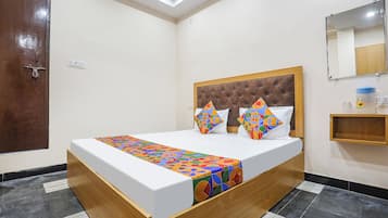 Egyptian cotton sheets, premium bedding, in-room safe, free WiFi