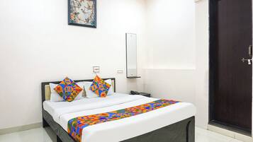 Egyptian cotton sheets, premium bedding, in-room safe, free WiFi