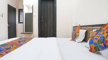 Egyptian cotton sheets, premium bedding, in-room safe, free WiFi