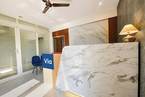 Reception - Fabhotel Ar Suites (Gurugram)