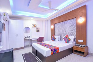 Deluxe Room | Egyptian cotton sheets, premium bedding, in-room safe, free WiFi - Fabhotel Prime Zen Inn (New Delhi)