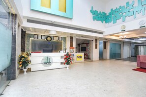 Reception - Fabhotel Prime Zen Inn (New Delhi)
