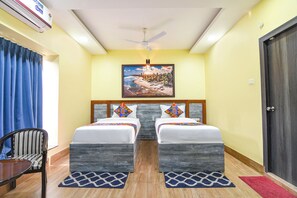 Egyptian cotton sheets, premium bedding, in-room safe, free WiFi