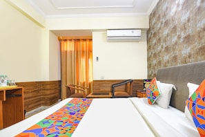 Kamar Premium | Seprai katun Mesir, seprai premium, brankas, dan Wi-Fi gratis
