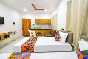 Egyptian cotton sheets, premium bedding, in-room safe, free WiFi - Fabhotel Elegance (Hyderabad)