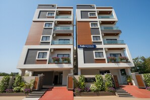 Property entrance - Fabhotel Elegance (Hyderabad)
