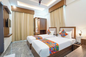 1 bedroom, Egyptian cotton sheets, premium bedding, in-room safe