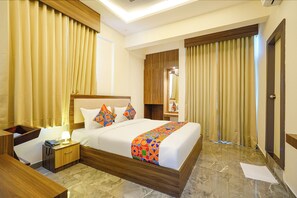 Premium Room | Egyptian cotton sheets, premium bedding, in-room safe, free WiFi