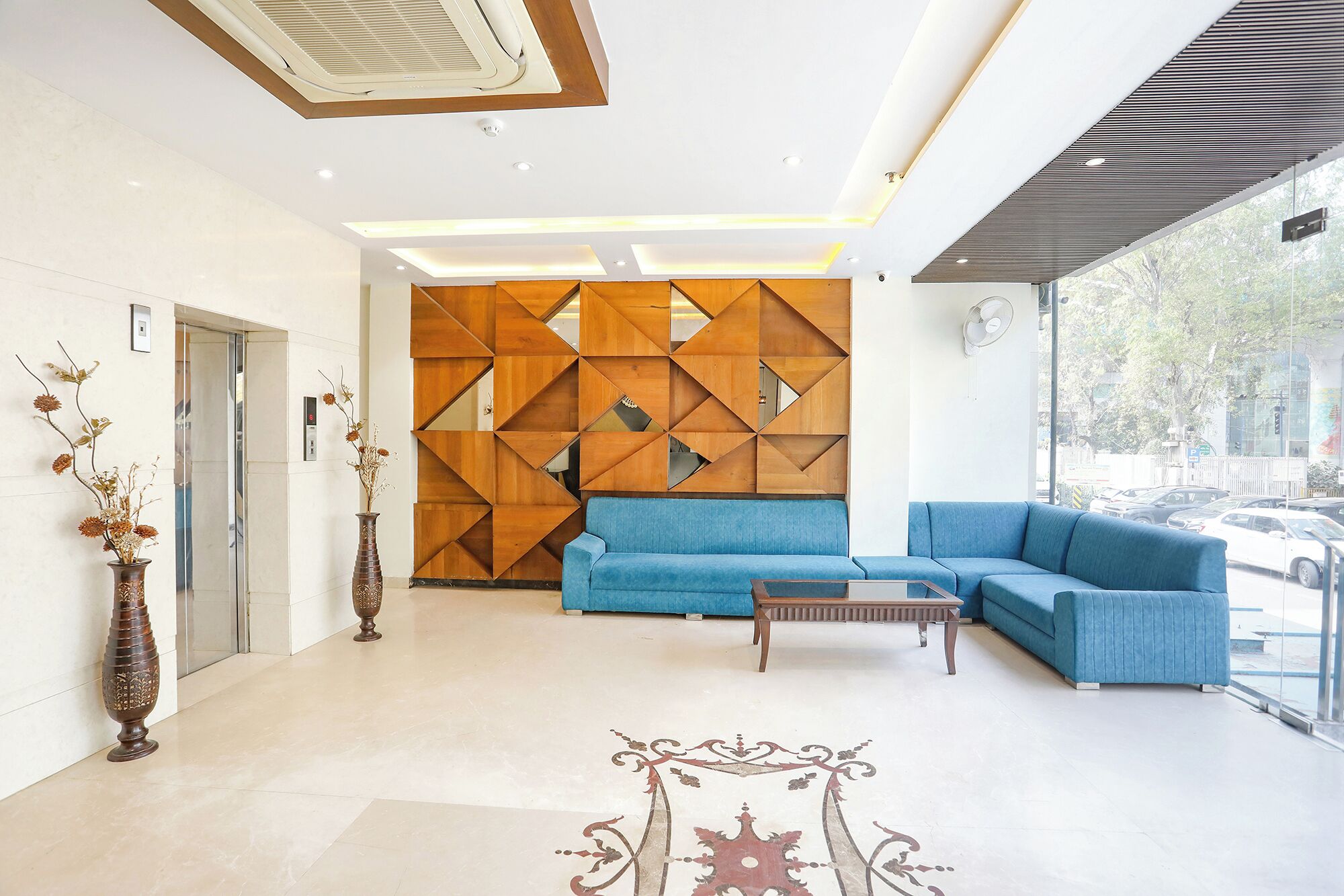 ロビー応接スペース