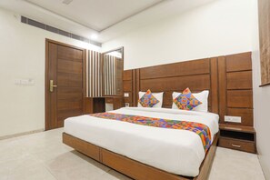 デラックス ルーム | エジプト綿のシーツ、高級寝具、セーフティボックス (室内)、WiFi (無料)