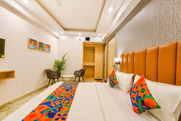 Egyptian cotton sheets, premium bedding, pillow-top beds, in-room safe