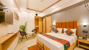 Egyptian cotton sheets, premium bedding, pillow-top beds, in-room safe