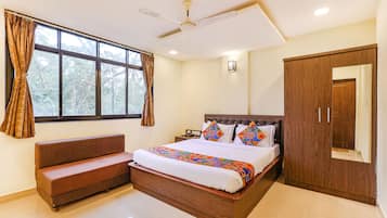 Premium Room | Egyptian cotton sheets, premium bedding, pillow-top beds, in-room safe