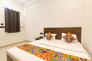 Deluxe Room - Fabhotel Hridyam Madhuram (Faizabad)