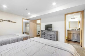 5 Schlafzimmer, Bügeleisen/Bügelbrett, WLAN, Bettwäsche