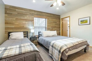 5 Schlafzimmer, Bügeleisen/Bügelbrett, WLAN, Bettwäsche