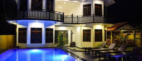 Fachada de la propiedad