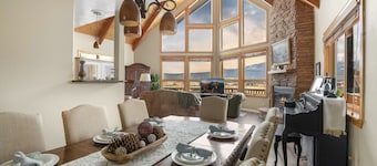 Hot tub, Forest edge, fireplaces game room