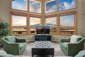 Smart TV, fireplace, video games, DVD player