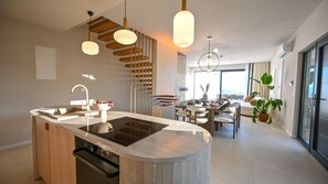 Fridge, oven, dishwasher, coffee/tea maker