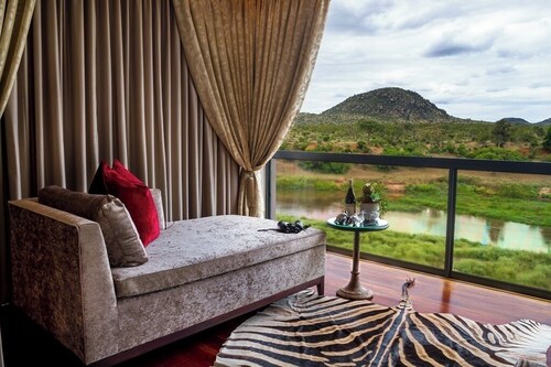 Royal Mukumbura Boutique Hotel