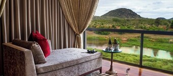 Royal Mukumbura Boutique Hotel