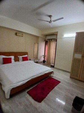 Desk, free WiFi - Shree Krishna Valley (Vrindavan)