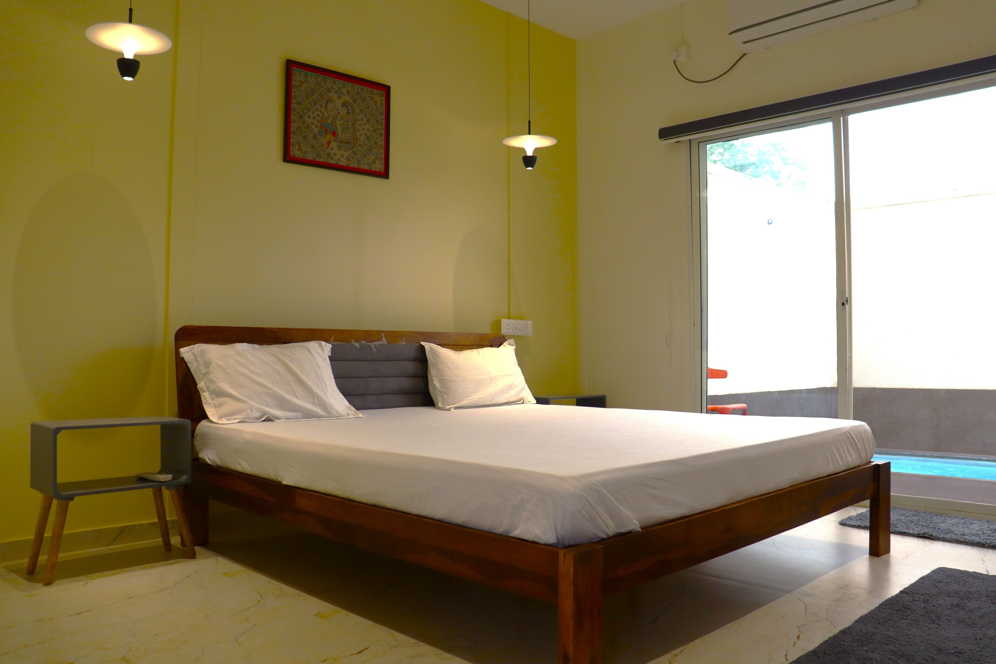 Cofres nos quartos, espaço de trabalho para notebook, Wi-Fi de cortesia