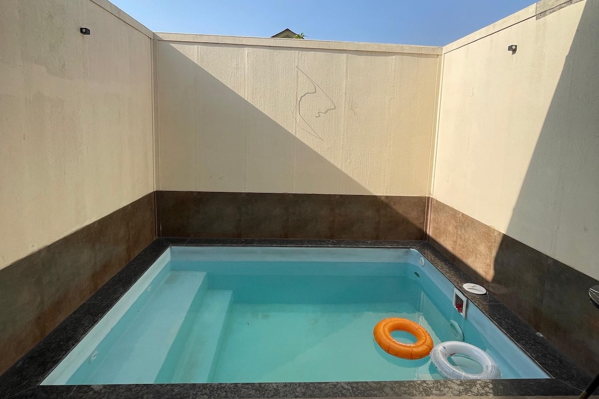 Room With Private Pool | 1 bedroom, laptop workspace, free WiFi, bed sheets
