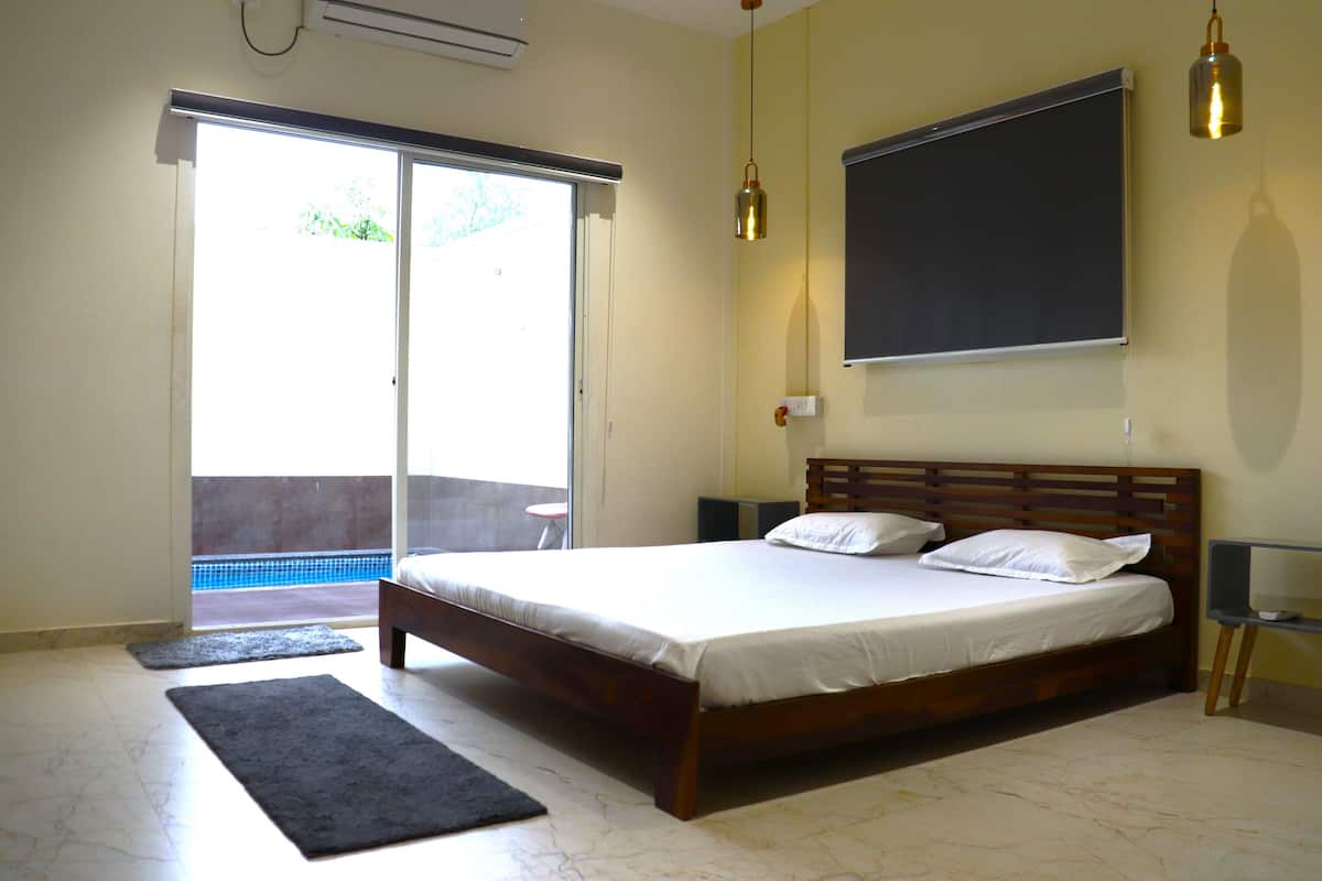 Cofres nos quartos, espaço de trabalho para notebook, Wi-Fi de cortesia