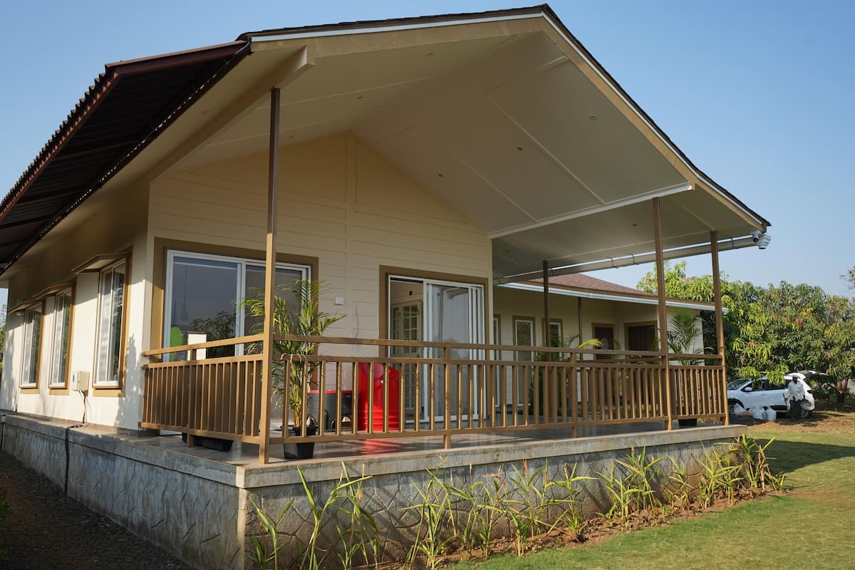 Villa With Pool (1BHK) | 1 bedroom, laptop workspace, free WiFi, bed sheets