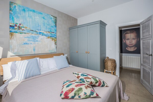 4 chambres, fer et planche à repasser, Wi-Fi gratuit, draps fournis