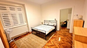 1 bedroom, iron/ironing board, internet, bed sheets