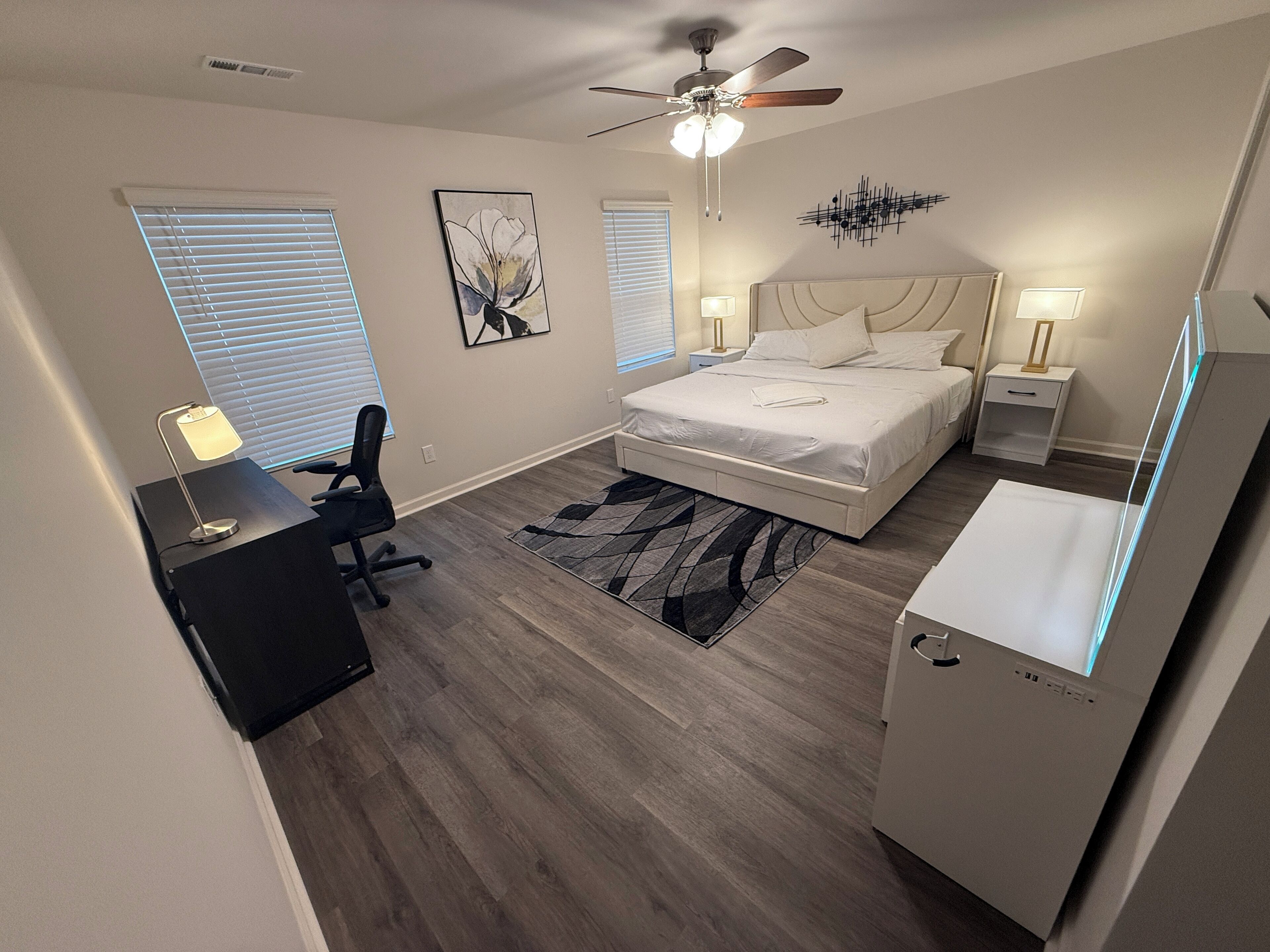 3 bedrooms, iron/ironing board, WiFi, bed sheets