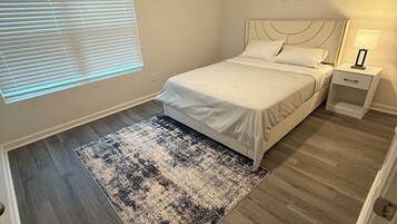 3 bedrooms, iron/ironing board, WiFi, bed sheets