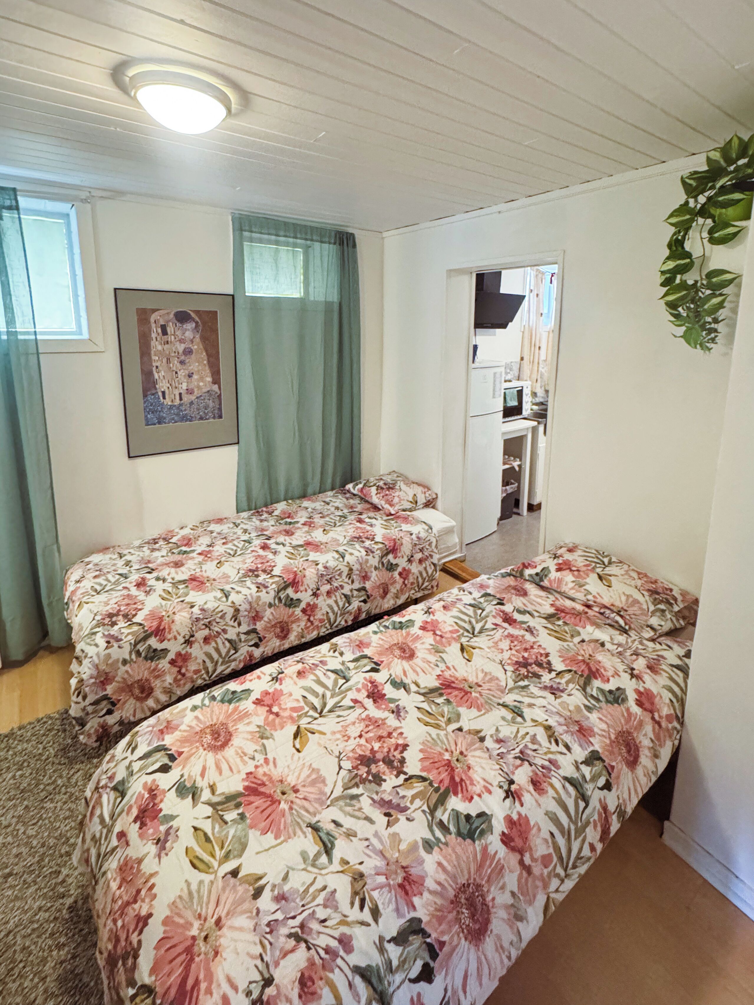 1 bedroom, internet, bed sheets