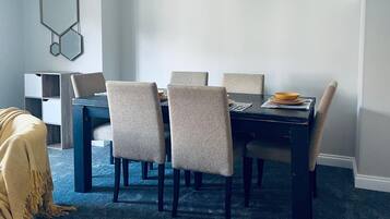 Nhà, hút thuốc | 2 phòng ngủ