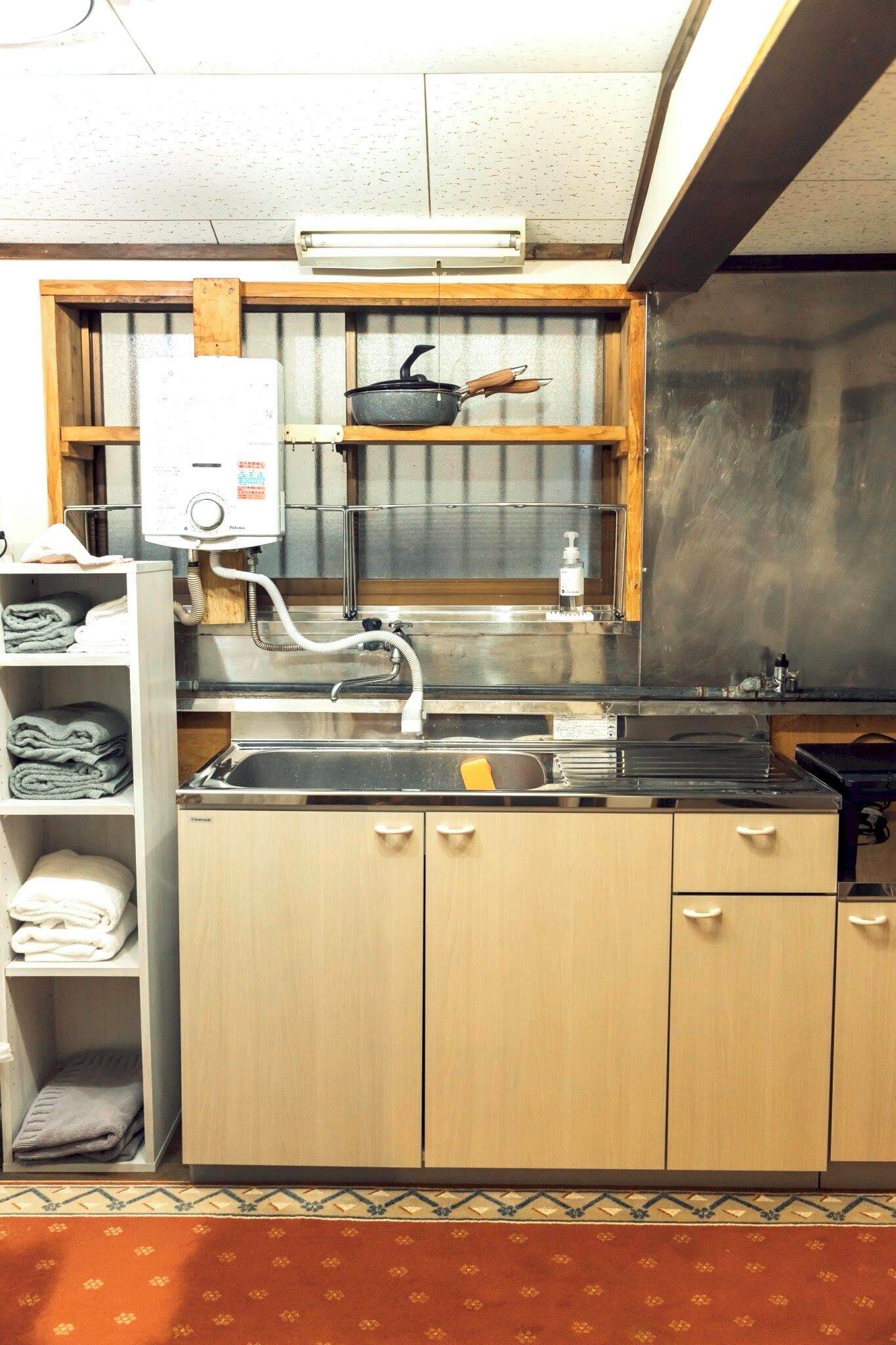 Fridge, microwave, stovetop, electric kettle