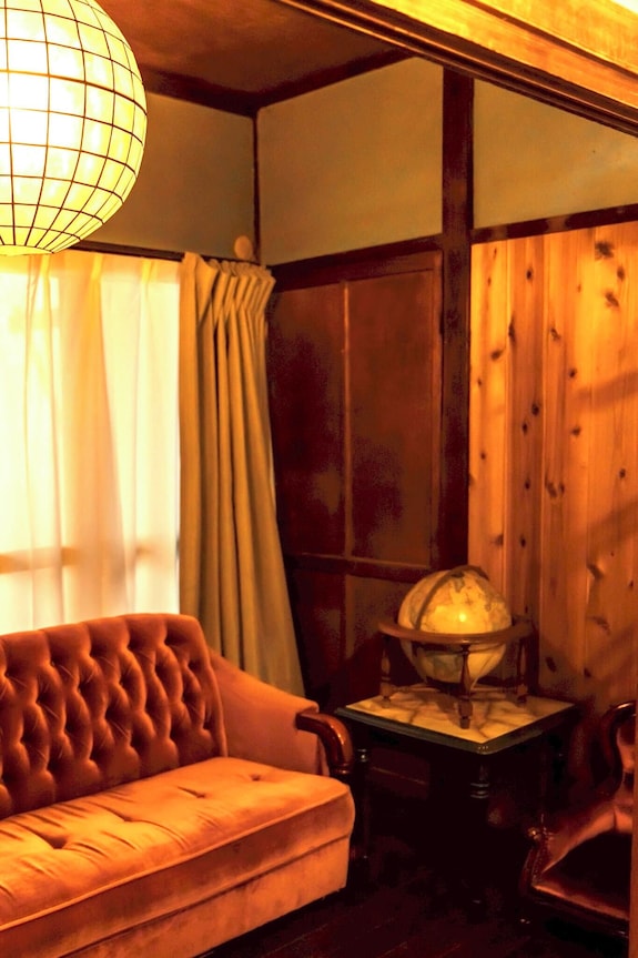 9 Min. Walk From Beppu Station / Rental Of An Old Reclaimed House / Max. 6 People / Inn Where You Can Spend A Special Time With One-of-a-kind Vessels And Furniture / Free Wi-fi - Beppu