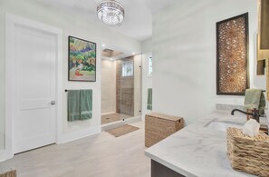 Spa - Walk to the Beach + Private Pool + Rooftop + Outdoor Dining | 3602 Cameron (Isle Of Palms)