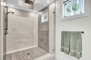 Shower, hair dryer, towels - Walk to the Beach + Private Pool + Rooftop + Outdoor Dining | 3602 Cameron (Isle Of Palms)