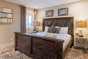 2 bedrooms, iron/ironing board, free WiFi, bed sheets - Cumberland River View, Walk to Broadway, Downtown & Stadium | Rockin' Riverfront (Nashville)