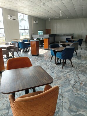 Restaurant - SIMBOR BEACH RESORT (Diu)