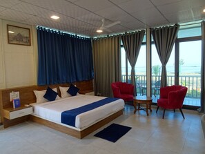 尊荣客房, 阳台, 海景 | 笔记本电脑工作区、免费 WiFi